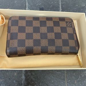 Louis Vuitton Zippy Compact Wallet